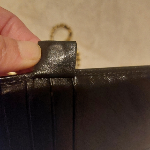 Gucci Wallet on Chain - Picture 10 of 13